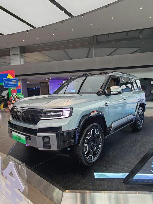 重庆285比亚迪方程豹硬派越野的爆款，英菲尼迪35周年与你共成长